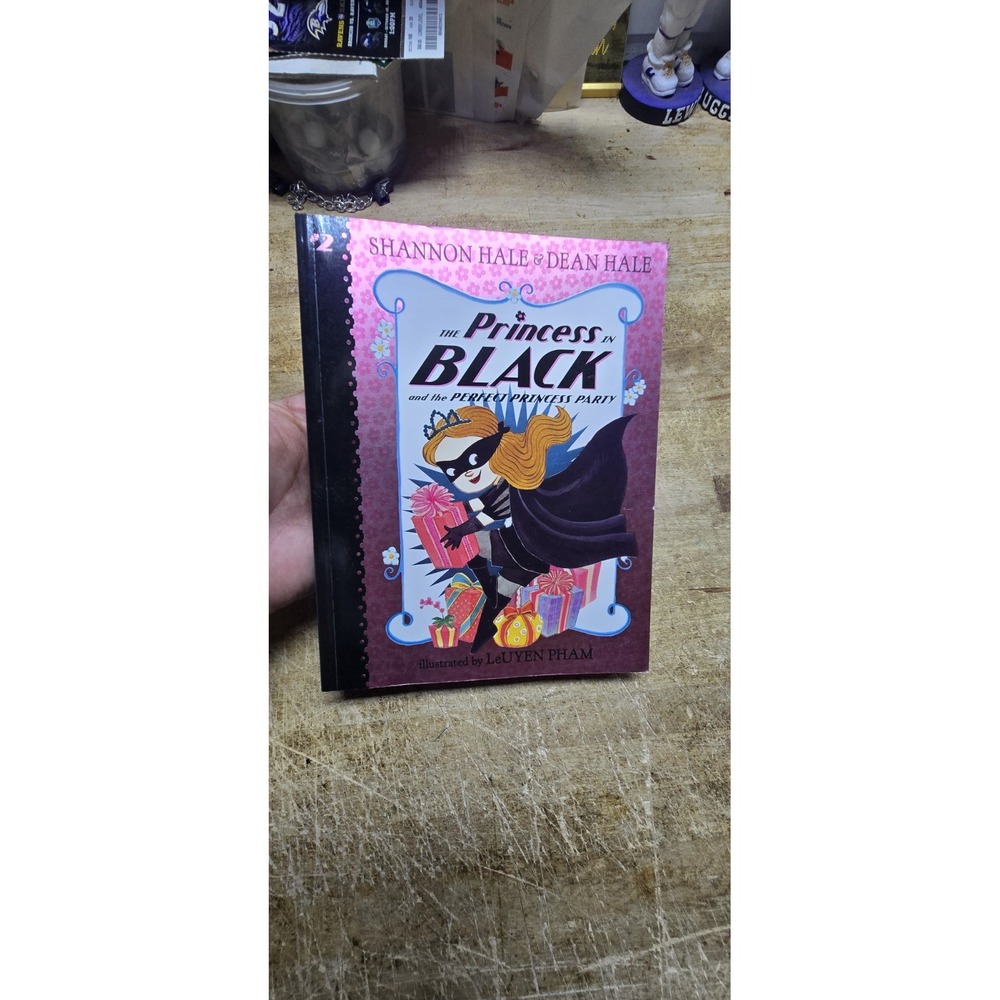 The Princess in Black and the Perfect Princess Party Shannon Hale & Dean Hale